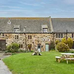 Host & Stay - The Coach House