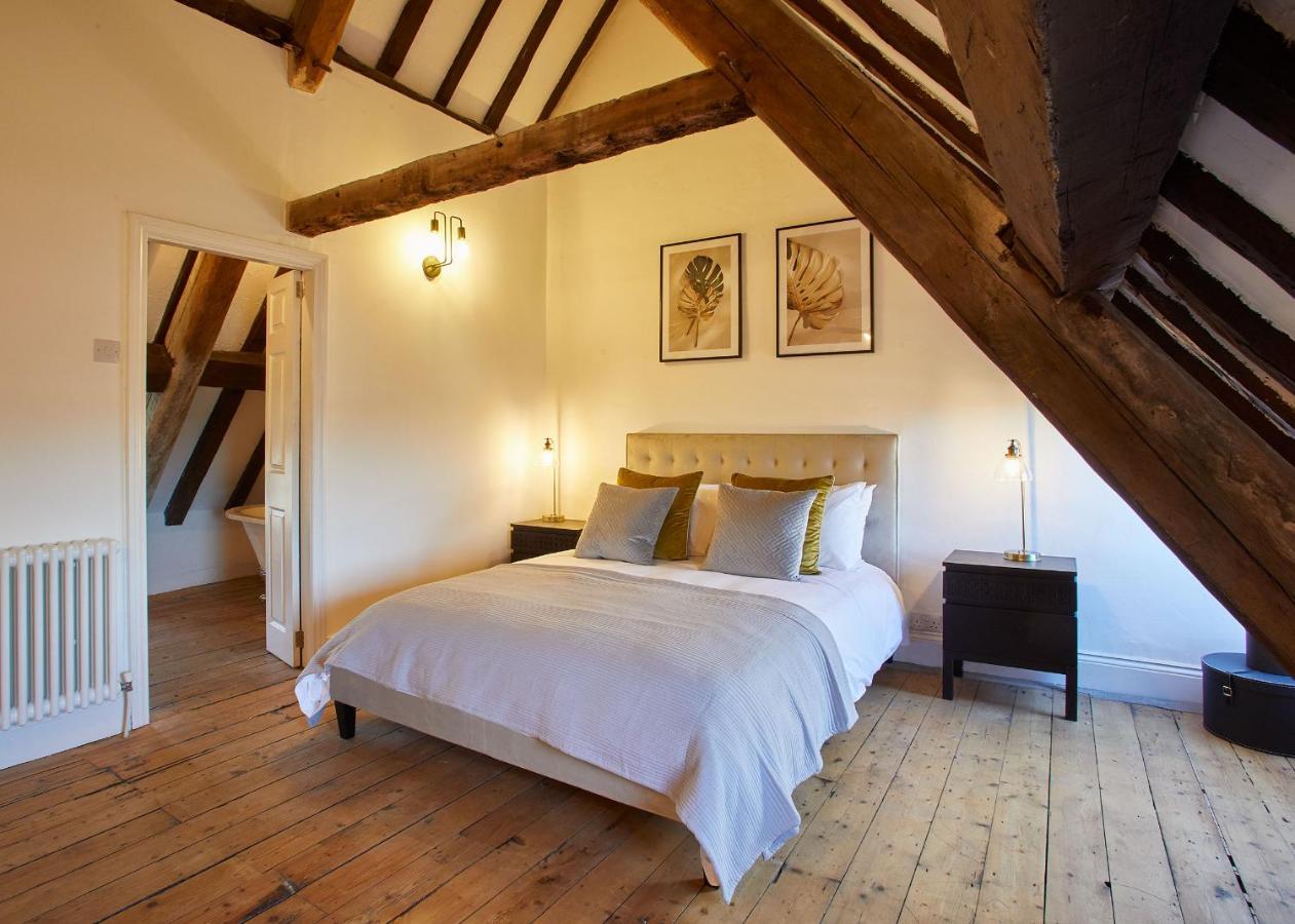 Host & - The Coach House Holiday home