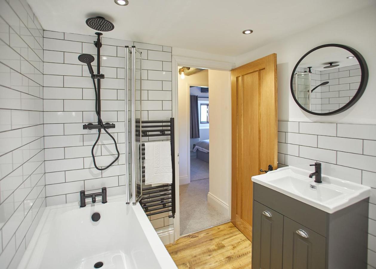 Host & - The Coach House * Whitby