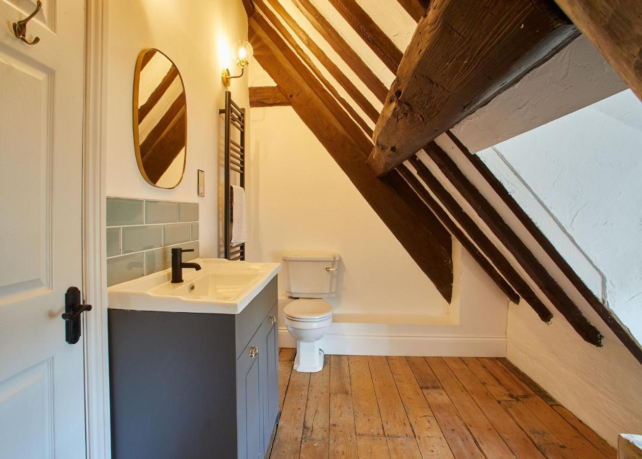 Host & - The Coach House Whitby